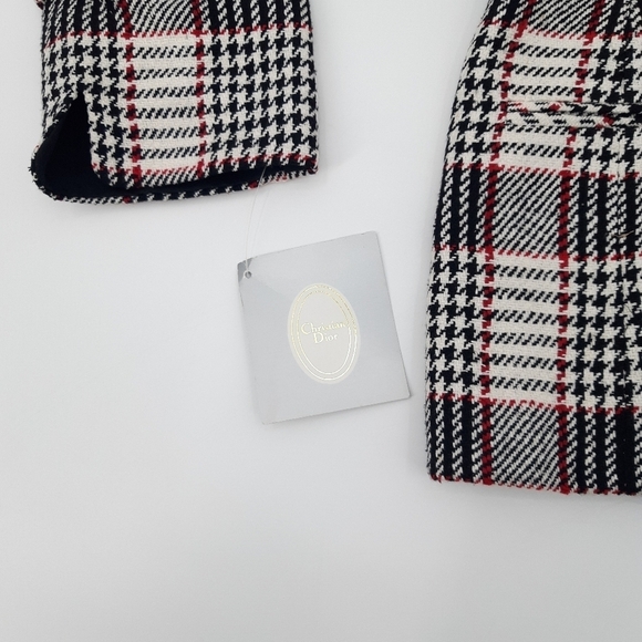 Dior | Silk Houndstooth Plaid Single Breasted Jacket with Removable Collar - Picture 6 of 8